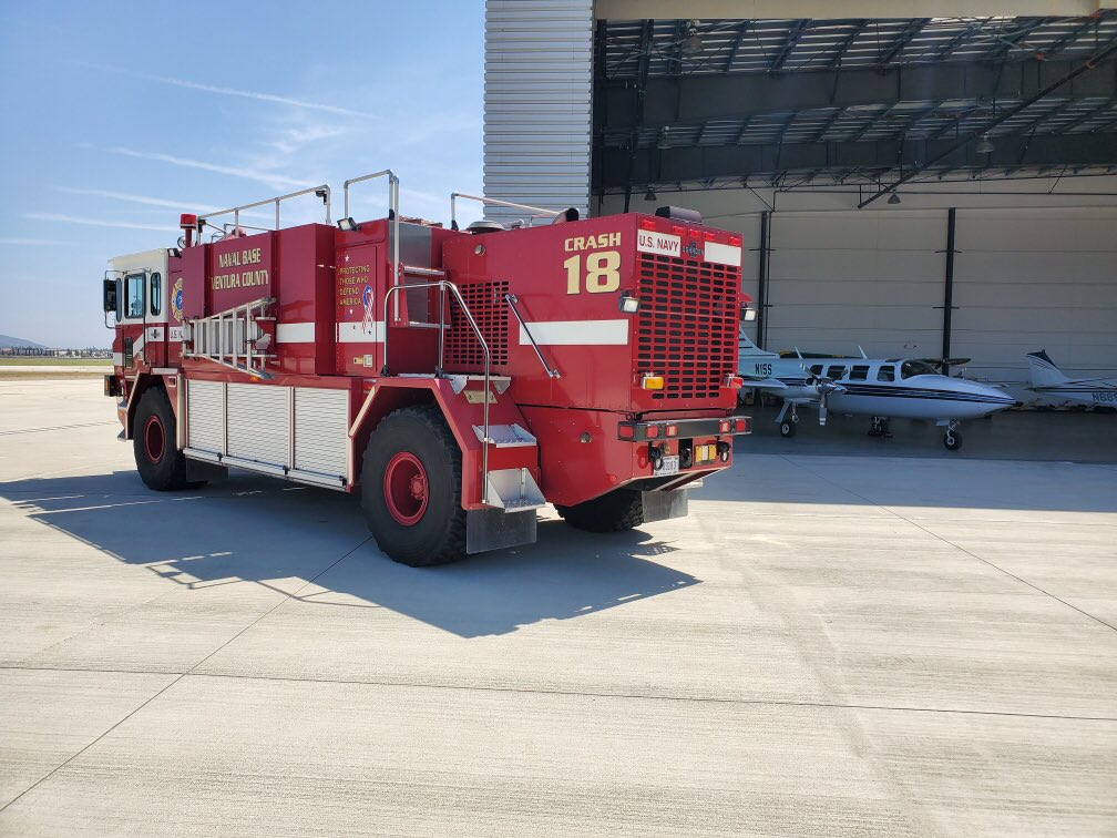 FedfireQ73's tweet photo. Ventura County Federal fire Crash 18 out at the Camarillo airport supporting Wings over Camarillo airshow this weekend along with our partner agency @VCFD Crash 50. https://t.co/hZFJ996vxg https://t.co/XRDZk2r0Au