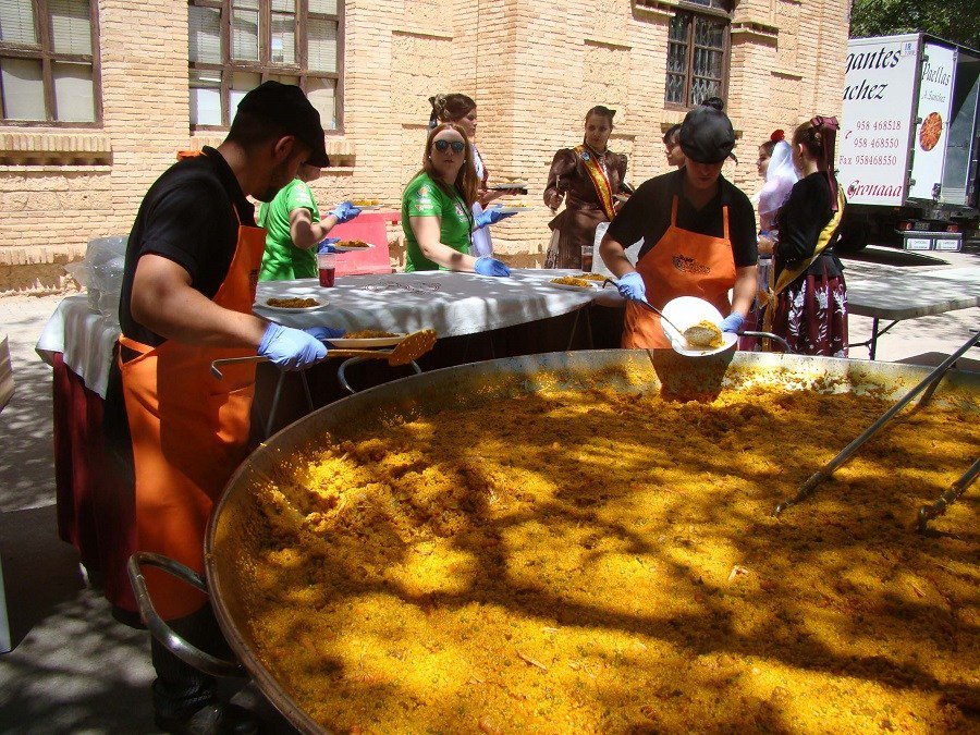 ManchaToledana's tweet photo. Quintanar homenajea a sus ausentes en su Feria con una paella popular, un festival LGTBI y el Réplica Fest
@aytoquintanar
#LaFeria
#ReplicaFest
#PowerPride
#LGTBI
#QuintanardelaOrden https://t.co/D9vAFYL54s https://t.co/0tDIr23uZV