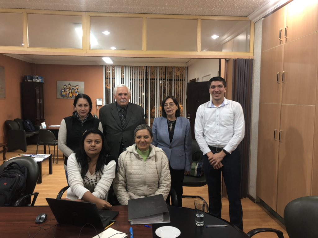 POLIOMIELITIS:
Si bien el último caso de polio registrado en el país fue en 1990. Aún el riesgo de reintroducción de esta enfermedad está presente. Es por eso que los países aúnan esfuerzos que permitan la contención de esta enfermedad y lograr la certificación de erradicación.