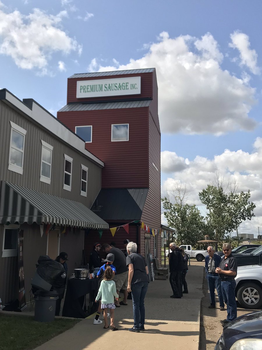 premiumsausage's tweet photo. Stop in today during our @OpenFarmDays event! #medhat #yxh #sevenpersons #bowisland #alberta https://t.co/GztBEi92i2