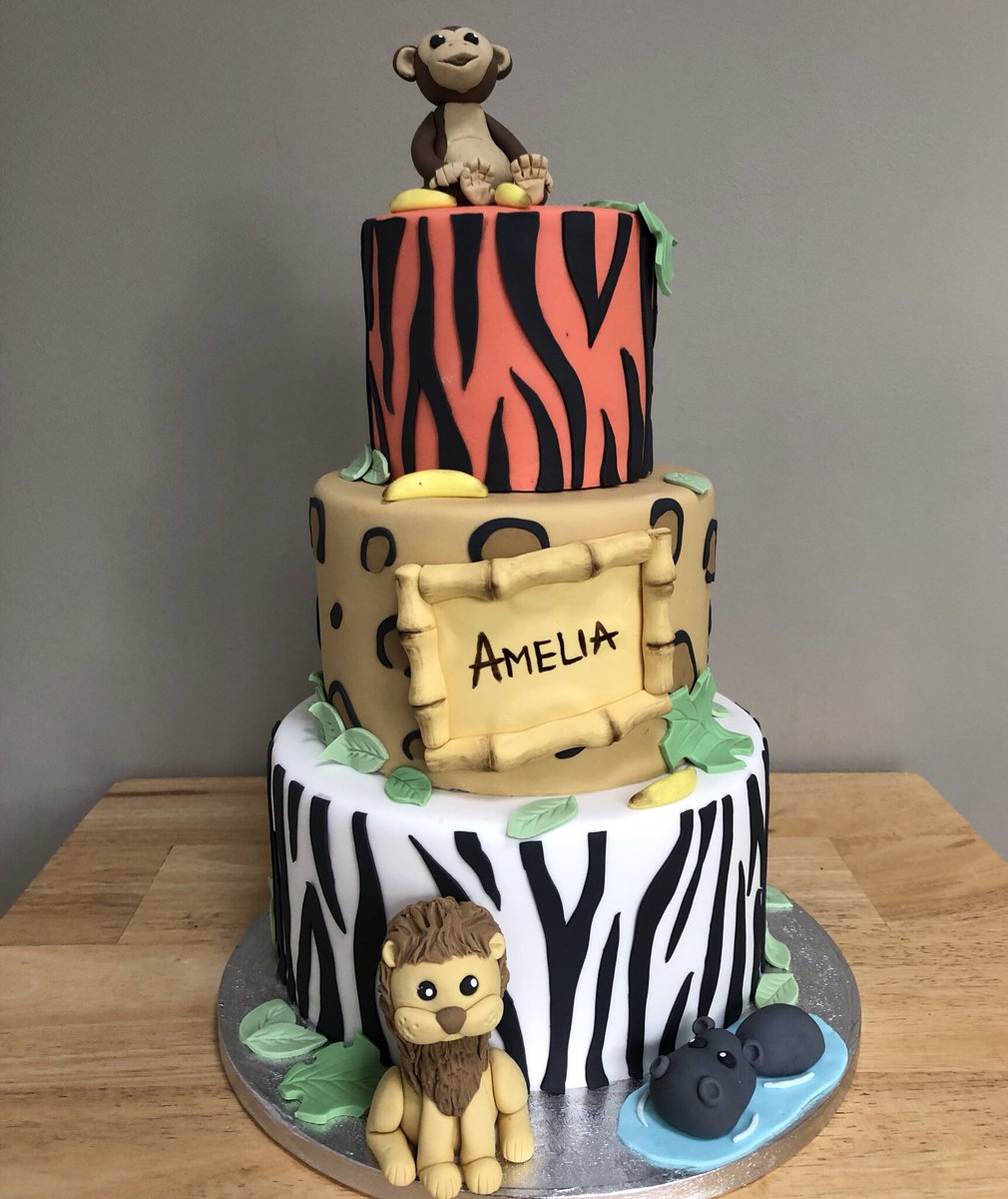goodness_for's tweet photo. When you get the chance to let your inner animal out 😍 #tigerprint #leopardprint #zebraprint #cakesdaily #bakingfun #bakingmakesmehappy #cakedecorating #cakes🎂 #baker #baking #cakestyle #cakelife #instabaker #bakinglife #bakingislife #bakingismytherapy #onemanband #homebakers https://t.co/4dtX0IAaVu