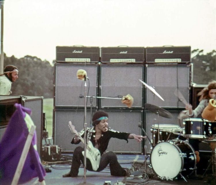 JDSimomusic's tweet image. Jimi... no words really r needed! #respect #originator #innovator #jimihendrix Get your tix now at jdsimo.net