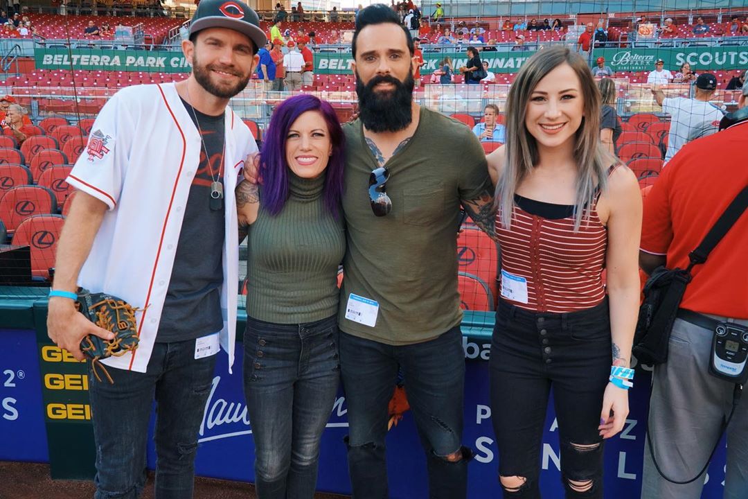 SkilletColombia's tweet photo. Los chicos acompañando a Seth. https://t.co/y863BLUI0y