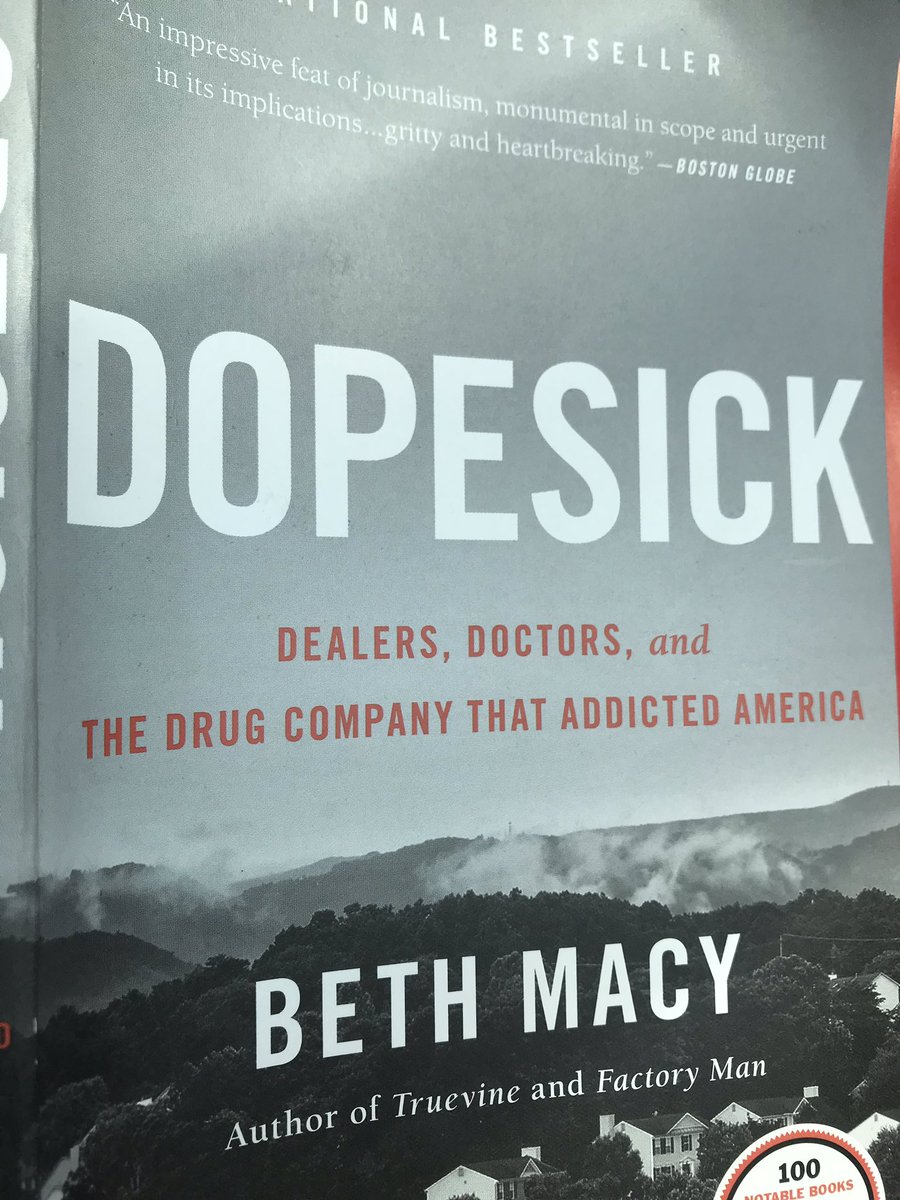 25/Reading this outstanding UNPUTDOWNABLE book by  @papergirlmacy that explains the backstory of the OxyContin epidemic in great detail. One of the best nonfiction books I’ve ever read. I’ve learnt so much, from NAFTA to Giuliani to green stained sleeves...