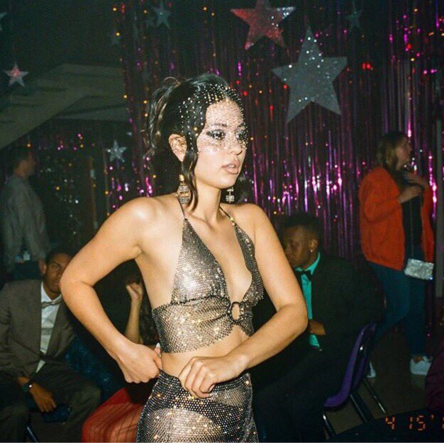 ValyaRebrova1's tweet photo. eu😭🦋✨🌈🎀🔮 https://t.co/ZsazcNmYFr