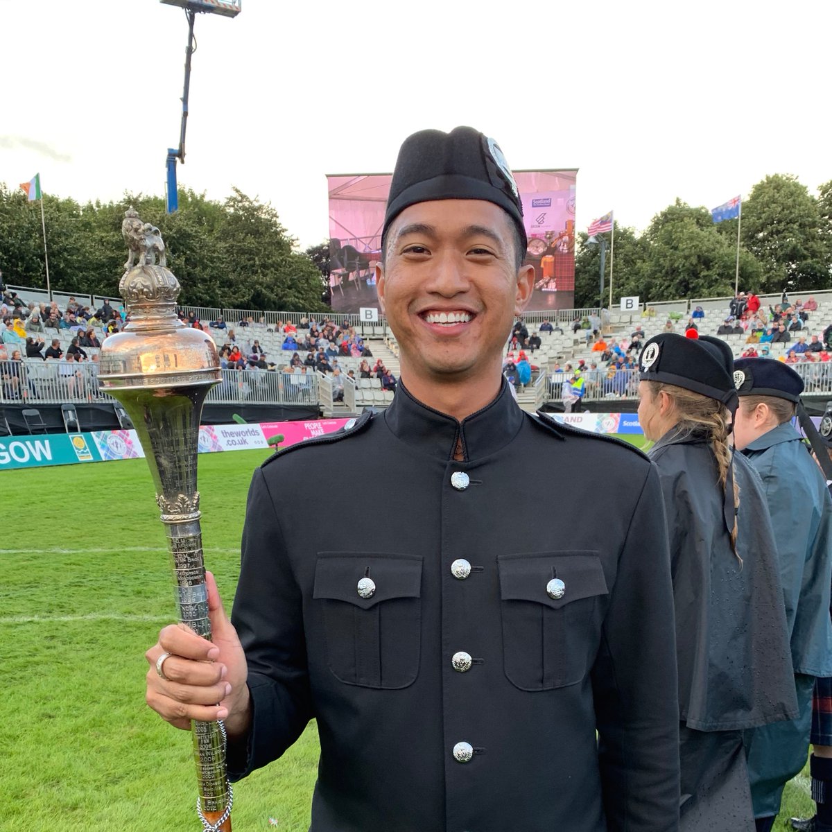SFU's tweet photo. Congratulations to @sfupipeband Drum Major Jason Paguio, named Drum Major World Champion at the World Pipe Band Championships in Scotland! Congrats to SFU remaining in the elite top 6 with a 5th place finish! #wpbc19 #sfu @glasgowworlds https://t.co/ZcEzxH9KQi