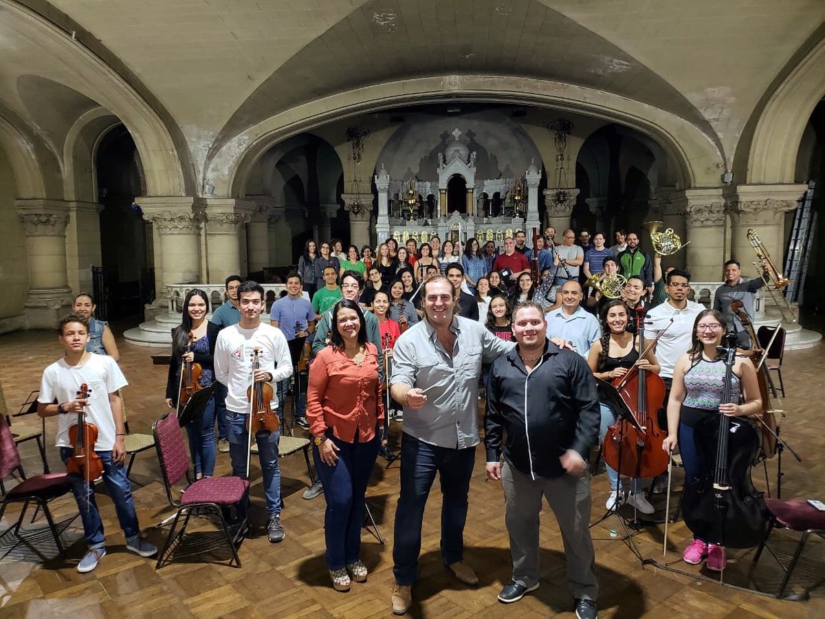 No se pierdan el programa de hoy, en el capítulo de “Cocina Sin Fronteras”, conoceremos los sabores y la cultura de VENEZUELA 🇻🇪, los espero a las 16:30 horas por <a href="/canal13/">El 13</a> y comentemos el programa con #cocinasinfronteras ‼️👍👍👍 <a href="/lo_valledor/">Mercado Lo Valledor</a> <a href="/canal13cl/">13.cl</a> #cocinamigrante