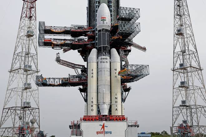 satendra_singhh's tweet photo. India has reached to Moon and Mars successfully in their first attempt, While zahil Pakistan is still trying to enter in india. Indians are teaching science and maths to their children in modern schools and zahil Pakistani is still teaching jihad in madarsa. #WorldSupportsKashmir https://t.co/nIWQcw985M