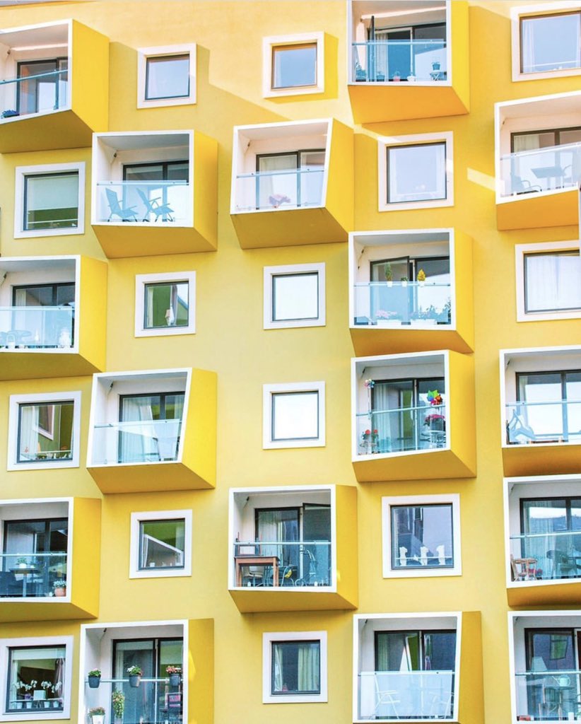 wearehappyplace's tweet photo. Apartment goals right here. 🤩 Would you live in a yellow building?? You already know our answer. 😂  Continue to share your moments of HAPPY by using #CaptureYourHappy! 

📸: veeceecheng https://t.co/zxzJmaeqID