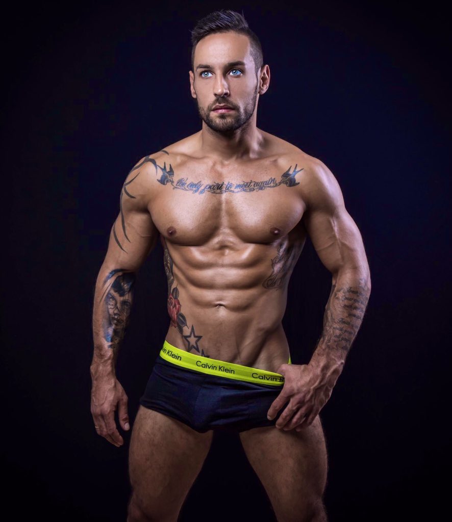 HotGuyZone's tweet photo. Imagine him stripped naked. Yes it’s even better than you can imagine! @PornStarJake2 ➡️ https://t.co/78kWhnNgGV https://t.co/xnGW33RixU