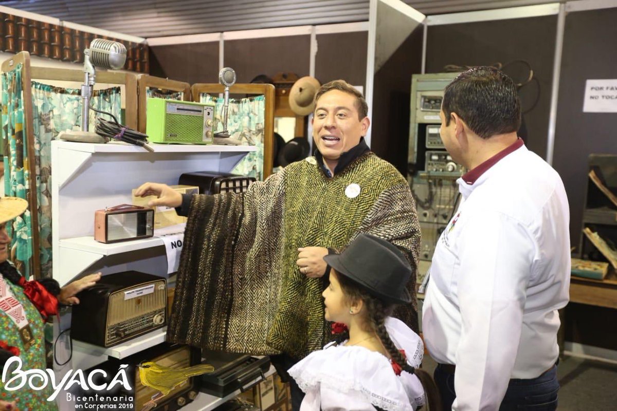 GobBoyaca's tweet photo. En #BoyacáBicentenariaEnCorferias reviva la maravillosa experiencia de la Radio Sutatenza, un proyecto que educó a cientos de colombianos del campo y comunidades apartadas. 

¡En Boyacá nacen las grandes ideas! ¡Visítenos! https://t.co/kkHFiDFmFX