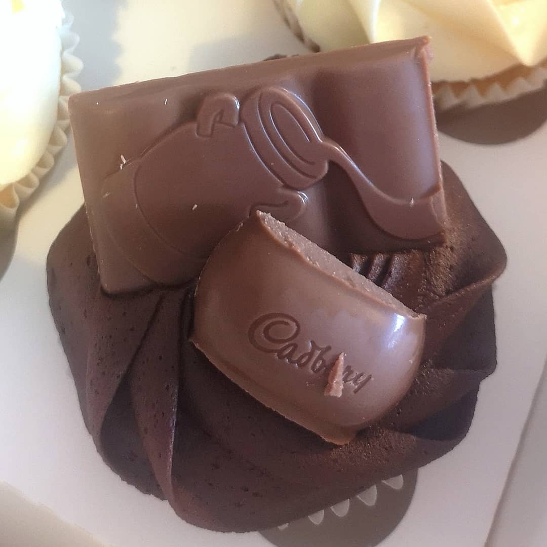 iamthecakesmith's tweet photo. I delivered LOADS of these this morning for a family get together ππ«π
#thecakesmith #cake #cuppies #cupcakes #cakestagram #cakesofinstagram #cupcakestagram #cupcakesofinstagram #frosting #buttercream #piping #homemade #iow #iowcakemaker #cakemaker #cakedecorator #cakedesigner https://t.co/uVDva6BrhT