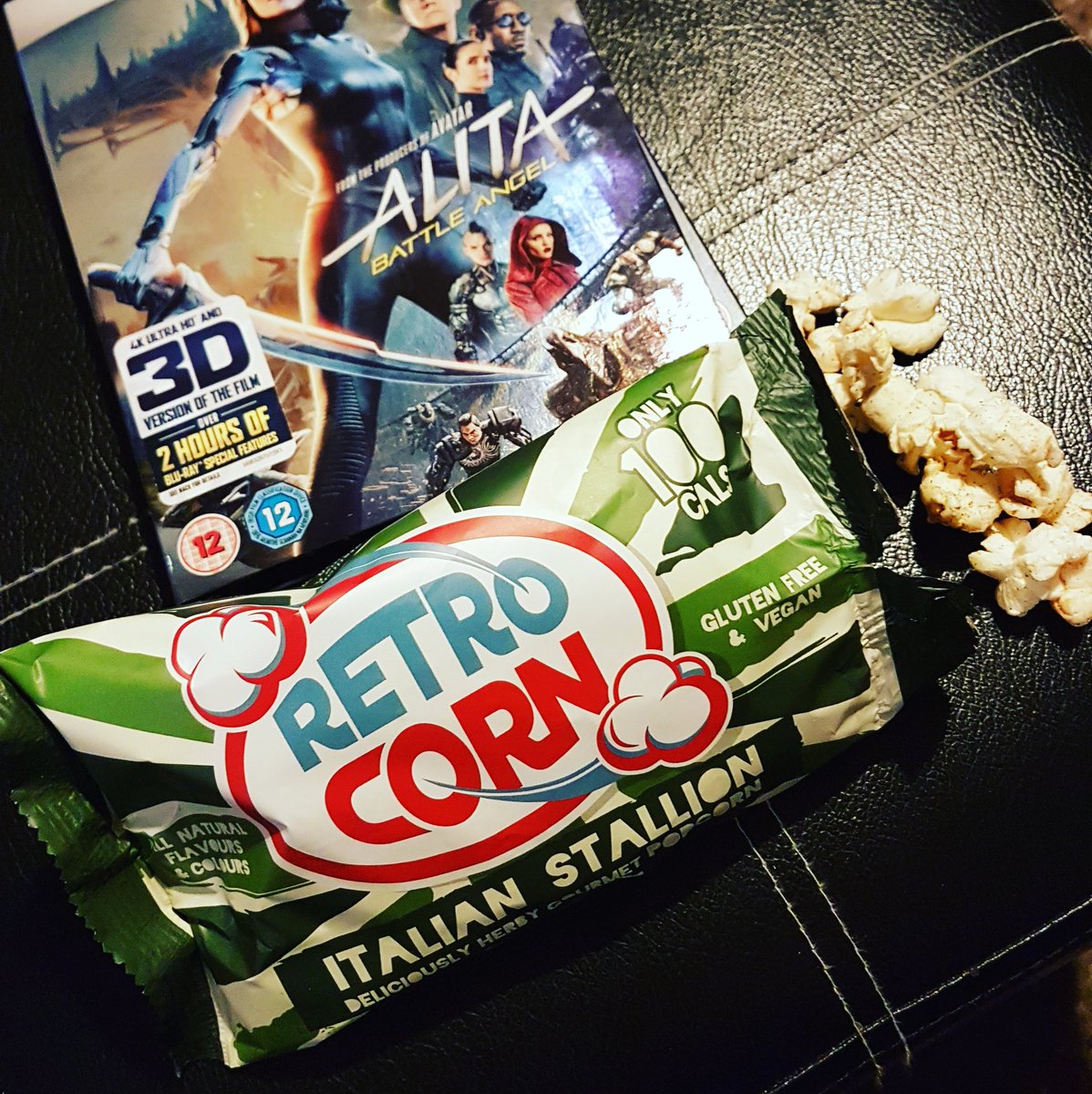mvalana's tweet photo. Nice little snack for movie night now little one is in bed ๐ฌ๐ฟ๐ฝ๏ธ
#retrocorn #triyit #triyituk @GregRetrocorn https://t.co/MniKoTBejh