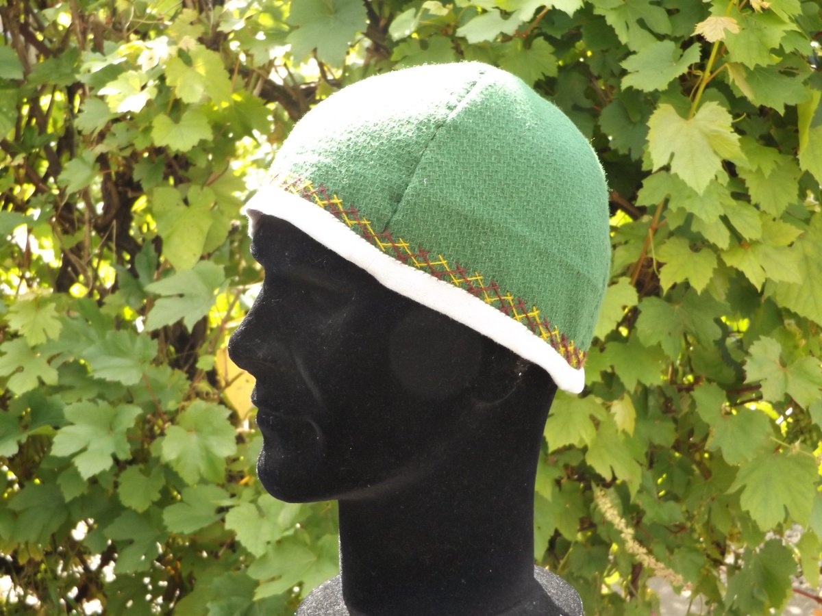 lealakw's tweet photo. Birka-style viking hat, in green wool and lined in grey linen. Finished with embroidery in wool. https://t.co/eLDRVrOOrh. #viking #vikingcraft #vikingreenactment #vikings #larp https://t.co/KF4zEZ0hJF