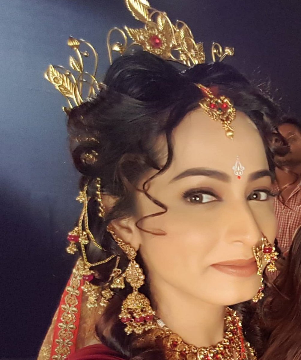 Ansha__Sayed's tweet image. Be the Queen who knows  how to govern herself👸