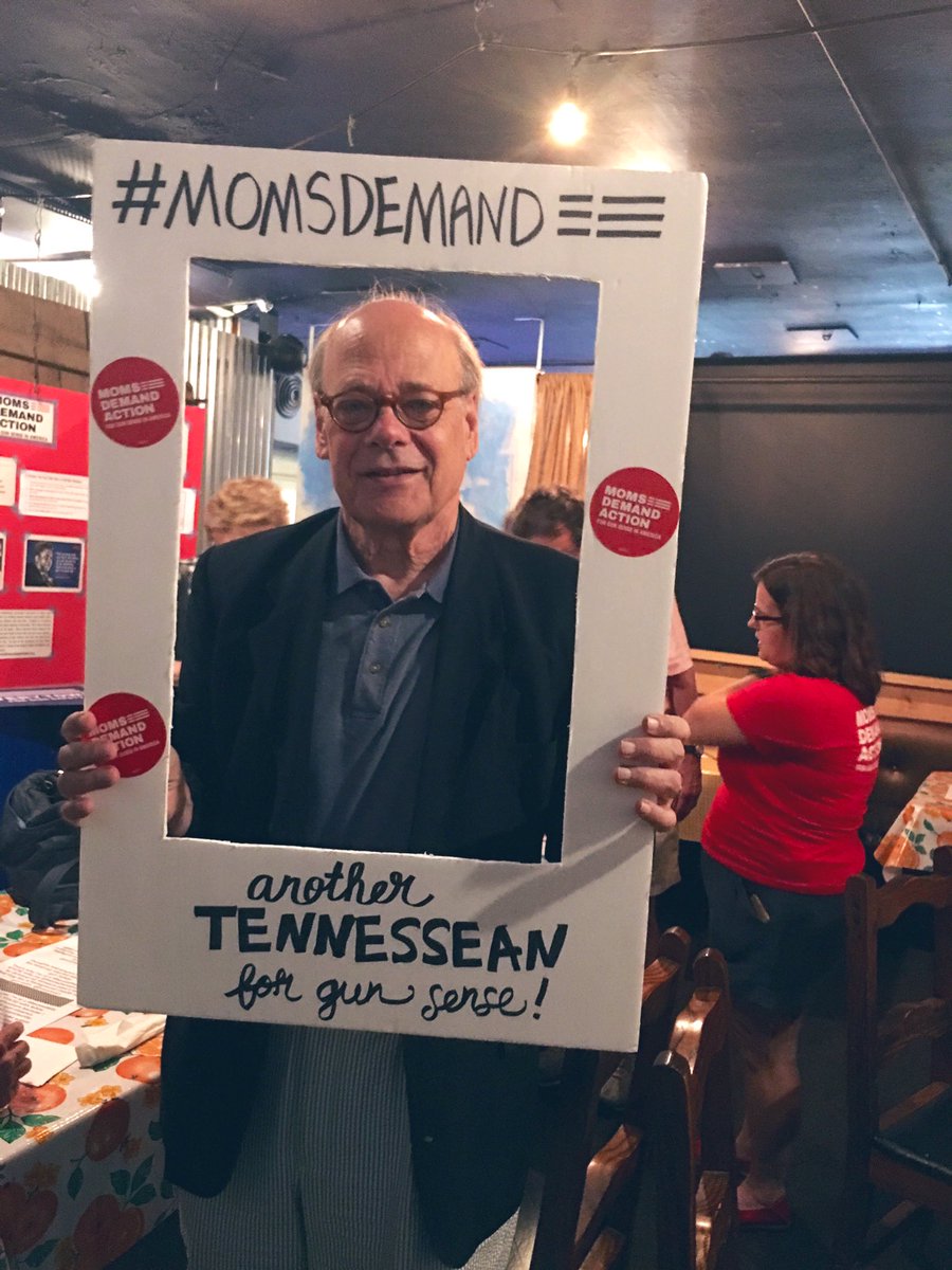 jbellbooks's tweet photo. HAPPENING NOW at a #RecessRally in Memphis, Tennessee👉 @MomsDemand and #StudentsDemandAction volunteers will not sit by while gun violence threatens our community.

Along with @RepCohen, we are demanding our senators take action on a strong Red Flag law and background checks. https://t.co/oOqFtnayFb