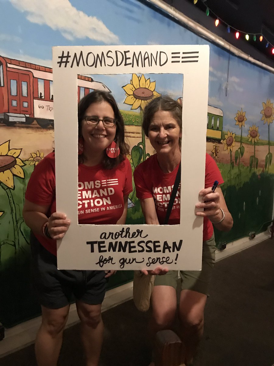 jbellbooks's tweet photo. HAPPENING NOW at a #RecessRally in Memphis, Tennessee👉 @MomsDemand and #StudentsDemandAction volunteers will not sit by while gun violence threatens our community.

Along with @RepCohen, we are demanding our senators take action on a strong Red Flag law and background checks. https://t.co/oOqFtnayFb