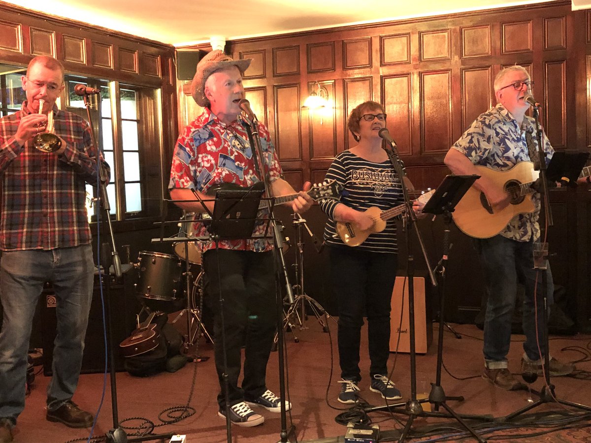 grumpyoldbookwm's tweet photo. @UkelearFallout starting the @Local_and_Live showcase in style @TheRoyalOakTW looking forward to next weekend’s fabulous festival- full schedule at https://t.co/eNwzHJEzeT https://t.co/nxxW1T1ImX