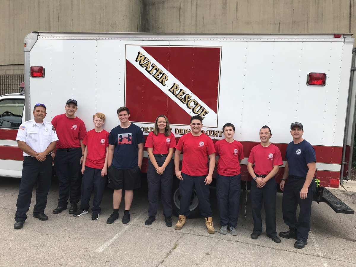 ExplorerPost413's tweet image. Today @ExplorerPost413 learned about safety near the water and rescue techniques.