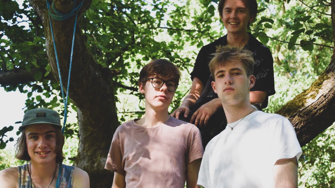 Fresh sounds from the Colne Valley! They love grunge and shoegaze and there are certainly elements of dream pop coming through on the third single from <a href="/deepdiverband/">deepdiver</a> 

▶️ Nosebleed 

🎧  bbc.co.uk/programmes/p00…