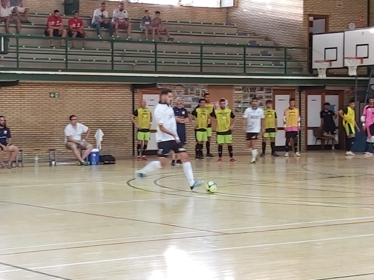 JuanAvilaCARMO's tweet photo. Apoyando y colaborando con el C.D.F. Brandt Futuro Carmonense @cdfuturocarmone

Esta tarde hemos presenciado su partido de Pretemporada contra el Software Delsol Mengíbar, equipo de Segunda que estuvo a punto de subir a primera en la pasada temporada.

Os deseo lo mejor!!!!! https://t.co/kgoEyNLiYh