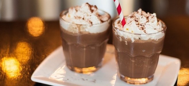 CocoaAndCoCHI's tweet photo. #frozenhotchocolate #decadent #delicious #dreamy #makesmedelirious https://t.co/qhlj1FdYD2