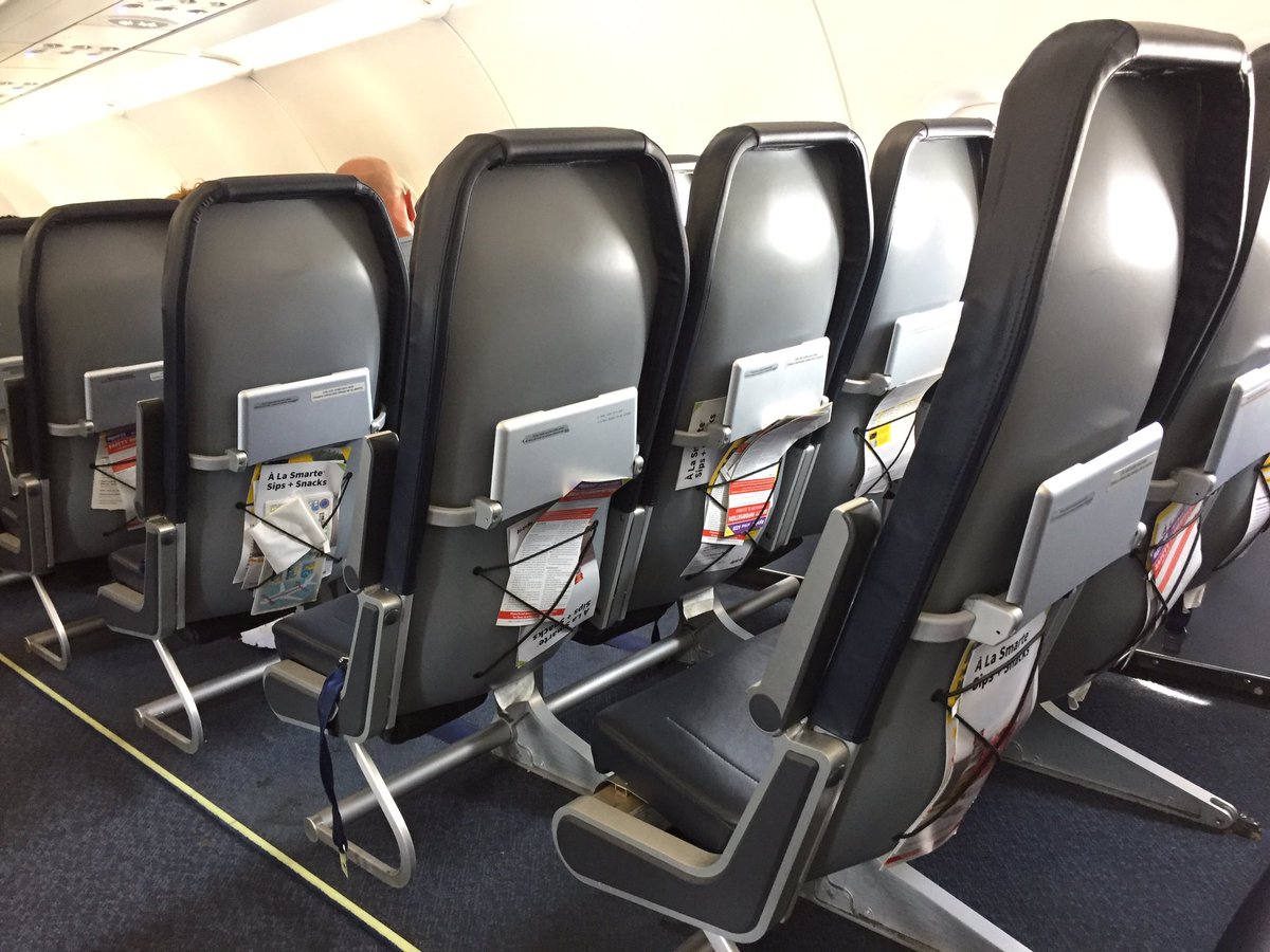 BlumenfeldD's tweet photo. @SpiritAirlines why couldn’t you put me on the mid-day flight when i asked? You wouldn’t even consider it. Now i’m on an EMPTY 3:55 flight ! Departing now and it looks like this https://t.co/OTqEvR7900