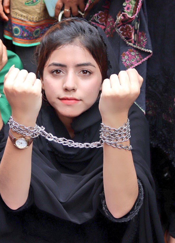 KhalikKohistani's tweet photo. Dictators & Spoons started rituals to get Women Of PPP wears hand cuffs to plead Lust. Started with Shahed Benazir Bhutto in SZAB era, got Nusrat Bhutto to wear it, faryal Talpur were next & now PPP Karachi Division women wing is compelled to wear it instead of Bangles. ShamePTI https://t.co/R6pAoS08WM