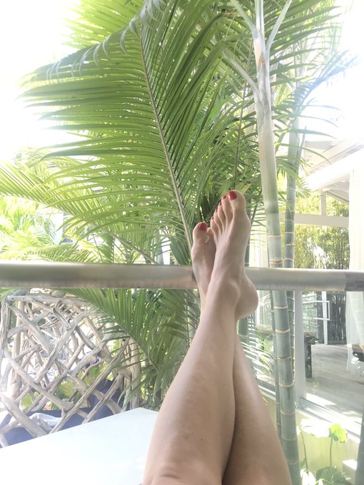 Enjoying Key West today. https://t.co/3qFLfuv2UP