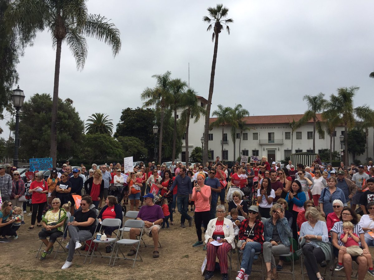 KendallPata's tweet photo. Way to show up, Santa Barbara!! Hundreds of people gathered today to demand that our senators take action on lifesaving legislation. So proud of our community, our elected officials, and all of our community partners. @MomsDemand @shannonrwatts #DoSomething #EnoughIsEnough https://t.co/pebifZKAa1