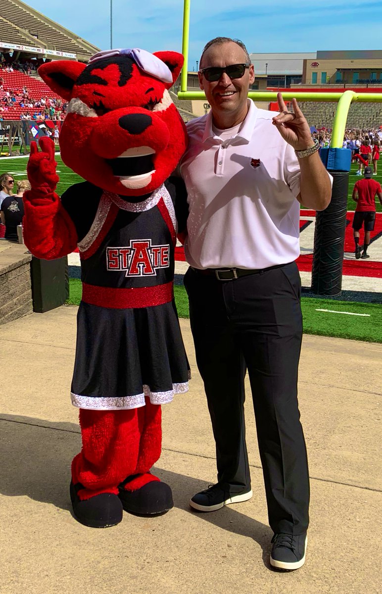 kdamp's tweet photo. Some of my favorite people were at @AStateGreeks Bid Day today! I appreciate Alexis Hurdle, who oversees our Greek Life at @ArkansasState. Scarlet and Tamara were Red Wolved out! #Imagine
❤️🐺🆙 https://t.co/LZASdJlyBP
