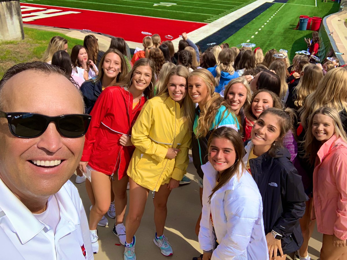 kdamp's tweet photo. Fun moments with the new members who are about to reveal to the world (and their sorority) which housse they will spend the next four years with. I love how happy they all are! #Imagine
❤️🐺🆙 https://t.co/otLcvbZCMO