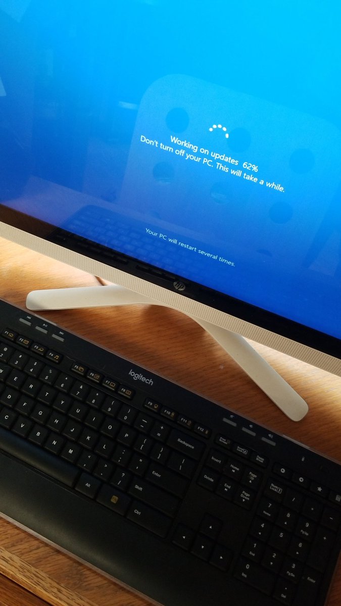 thunders_f's tweet image. Anyone else enjoying the 600+ hour #Windows10 update today? 🤬💀🖕🏾🖕🏾🖕🏾
#windows #windowupdate