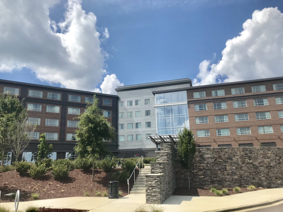 PaulBiancardi's tweet photo. The #stateview hotel is a fantastic place to stay on the campus of North Carolina State University! https://t.co/6CiYnDa5eJ