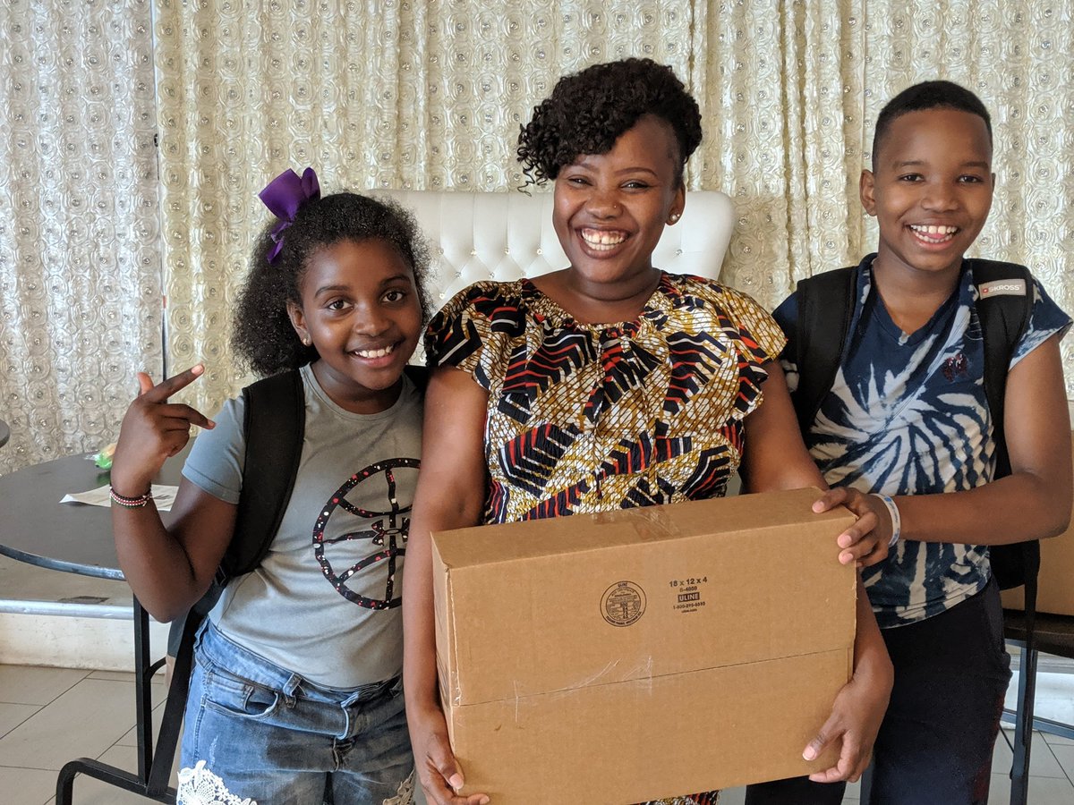 GetTogetherTO's tweet photo. Many smiling faces at our #creatingtechsavvyfamilies event! Picking up computers, learning about #technology. Lots of new applicants as well! #Thankyou to @istarrestaurant, amazing volunteers &amp; supporters for making this day so special! #gettogetherTO #etobicokenorth #KVW https://t.co/2Q1gllfGaT