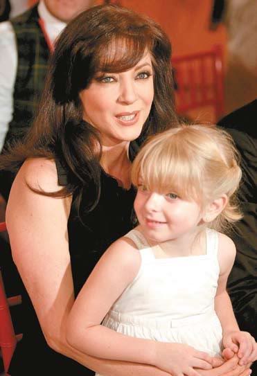 Hoje Cons tá completando seus 15 anos.
Querida Cons,agarre essa nova fase que esta chegando com todas as forças e continue seu caminho da mesma forma que sua mãe te ensinou.Tu és o orgulho de todos nós.Seja feliz hoje,amanhã e sempre.Nós te amamos. #EdithGonzalez #FelizCumpleCons