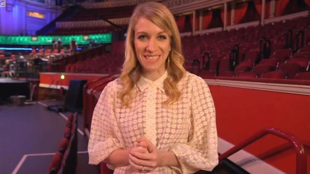 peterhenry9's tweet photo. And now there's .@rachelparris fan-girling on @houghhough again, reflecting on pianos, oceans and swimming pools...and...asking to touch #QueenVictoria 's piano in Albert's @RoyalAlbertHall ! #justsaying @thekatiederham #BBCProms #promsencore https://t.co/amIU35ummj