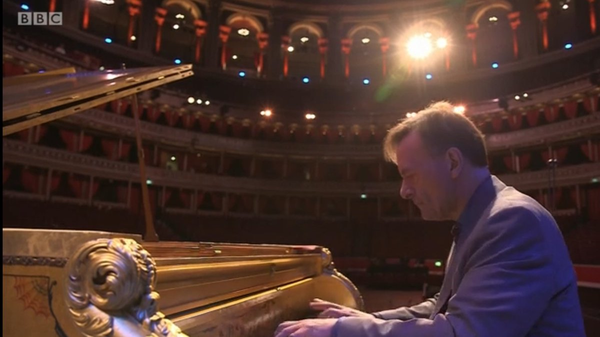 peterhenry9's tweet photo. And now there's .@rachelparris fan-girling on @houghhough again, reflecting on pianos, oceans and swimming pools...and...asking to touch #QueenVictoria 's piano in Albert's @RoyalAlbertHall ! #justsaying @thekatiederham #BBCProms #promsencore https://t.co/amIU35ummj