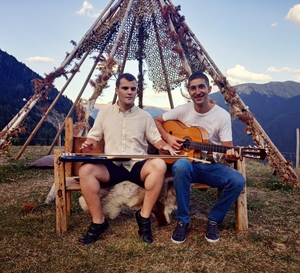 bordapi's tweet image. Molt bon ambient avui a la @bordapi al concert a la fresca de #ElsPali 💃🏻💃🏻💃🏻