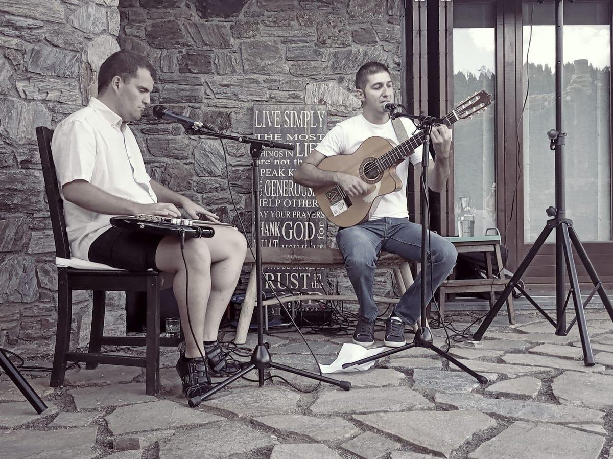 bordapi's tweet image. Molt bon ambient avui a la @bordapi al concert a la fresca de #ElsPali 💃🏻💃🏻💃🏻