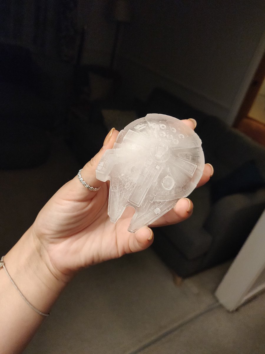 LydiaVaton's tweet photo. My ice cube is the Millennium Falcon #okhun https://t.co/wMNrBXR2J2