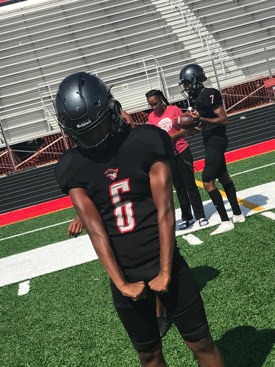 SemienPeter's tweet photo. #speakvictory 🔋. @GCMPatriotFootball https://t.co/w0BeGboL3t