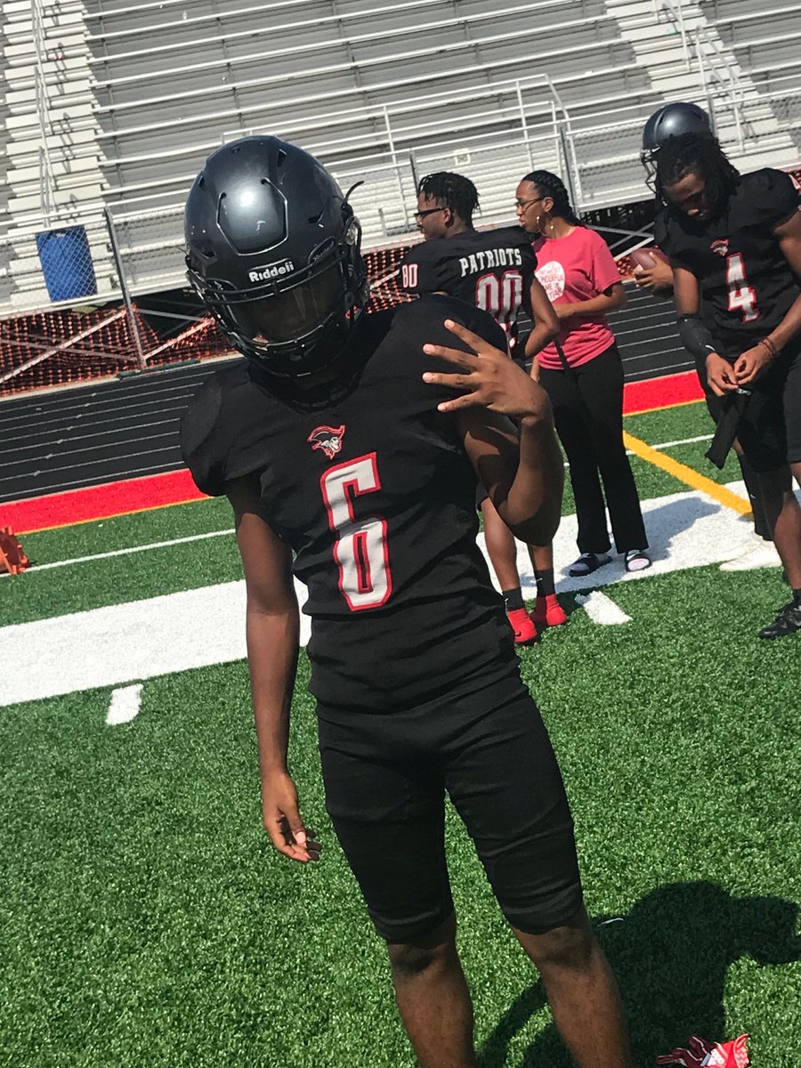 SemienPeter's tweet photo. #speakvictory 🔋. @GCMPatriotFootball https://t.co/w0BeGboL3t