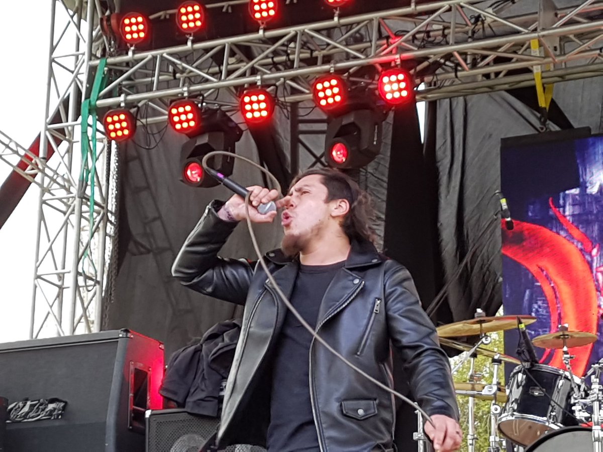 munirancagua's tweet photo. Todo el thrash de #DeathSoul ya está en el escenario del #SextaLegión que se realiza en el #ParqueComunal de #Rancagua. Todos invitados. https://t.co/eTNira3mHw
