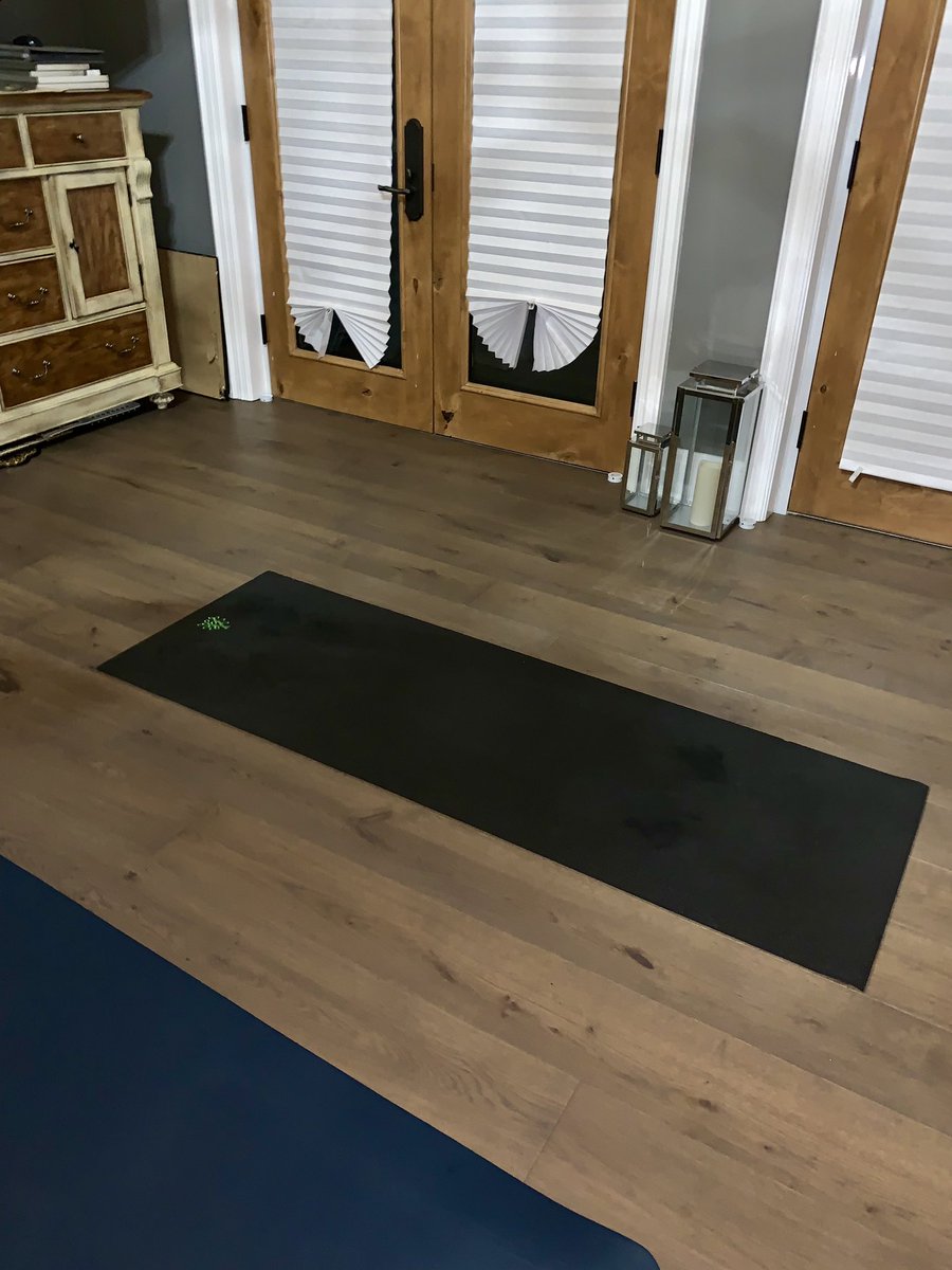 Tracy_Espinola's tweet photo. Day 55 Sweet sweat and detox yoga session followed by hydrotherapy. I may have eaten a s’more too!  Lol!  #60x60challenge https://t.co/xJbThML97t