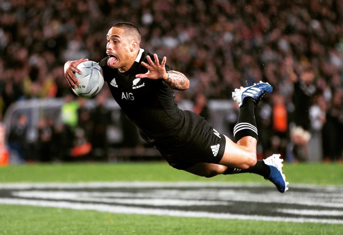 All Blacks halfback Aaron Smith flies in for a try against the Wallabies in last nights Bledisloe test ©AP/Brett Phibbs <a href="/AllBlacks/">All Blacks</a>