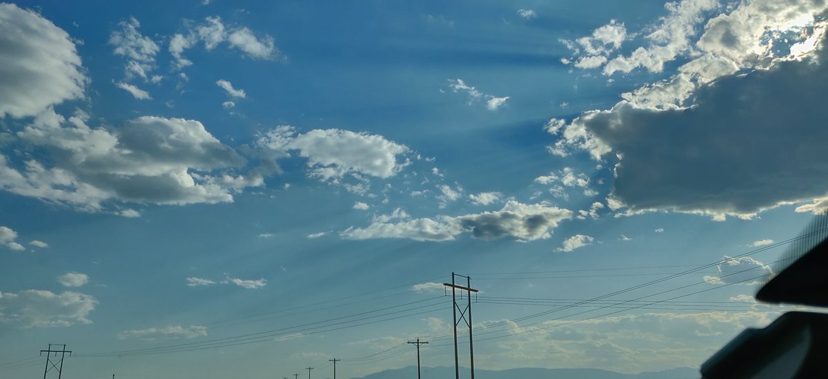 OurSpraying's tweet photo. New Mexico spray spray spray all day check out the lines in the sky
#WEDONOTCONSENT https://t.co/b8V70vtDDr