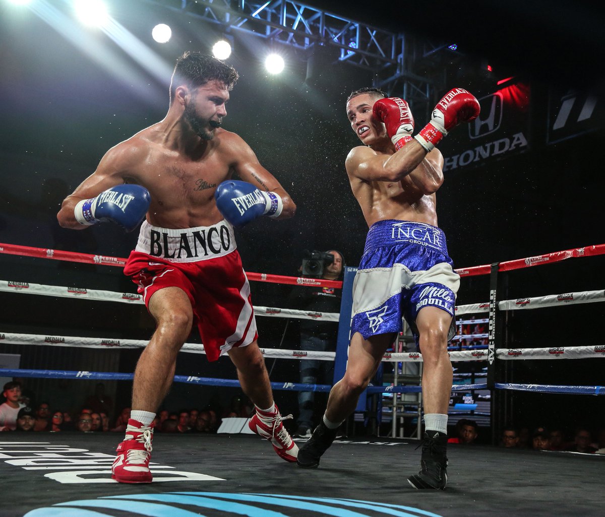 CottoPromotions's tweet photo. Yariel Santiago vencio a Angel Rodriguez en #DirectvBoxingNight en Vivo por #OnDirectv #Canal161 https://t.co/BH0vbDTuCy