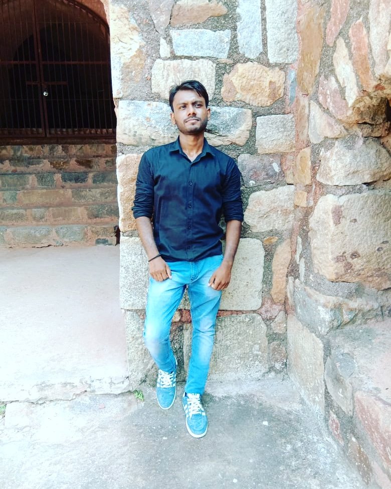 AackyVerma's tweet photo. मौसम बदल रहा, रात के बाद सूरज निकल रहा, मैं तो अभी भी चाँद की तलाश मैं हु, ये दिन कयू नी ढल रहा। #aacky
#aackyverma #Aackyshayari #aackyquotes #aackywrites #aackyimage #famous #famouspeople #famousquotes #personality #changeforlove #black #swag #styles #model #puranaqila https://t.co/Jod8wXrsgo