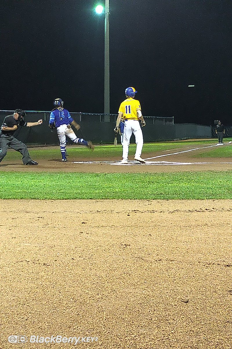 normaholmes98's tweet photo. Ont vs Que. Officials for the game Perreault (MB), Drury (SK), Garland (NL)  #Summersperfectgame #underthelights @BaseballMB @ManitobaUmpires @BaseballSask @BaseballNL  @baseballcanada @BCAN_UMPIRES https://t.co/pI73wJtak7